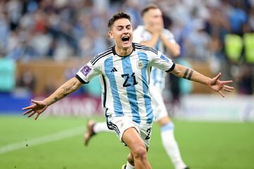 الگوی پدیده جام جهانی ۲۰۲۲ قطر لو رفت!/ پُز دادن دو ستاره آرژانتینی به شب تاریخی