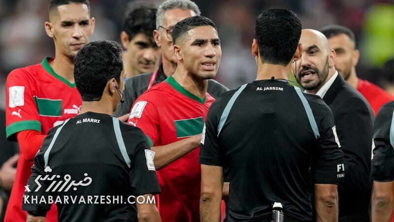 عکس| درگیری عجیب ستاره مراکش و رئیس فیفا در ورزشگاه/ درخواست فوری فیفا برای منتشر نشدن فیلم اتفاق غیرمنتظره!!