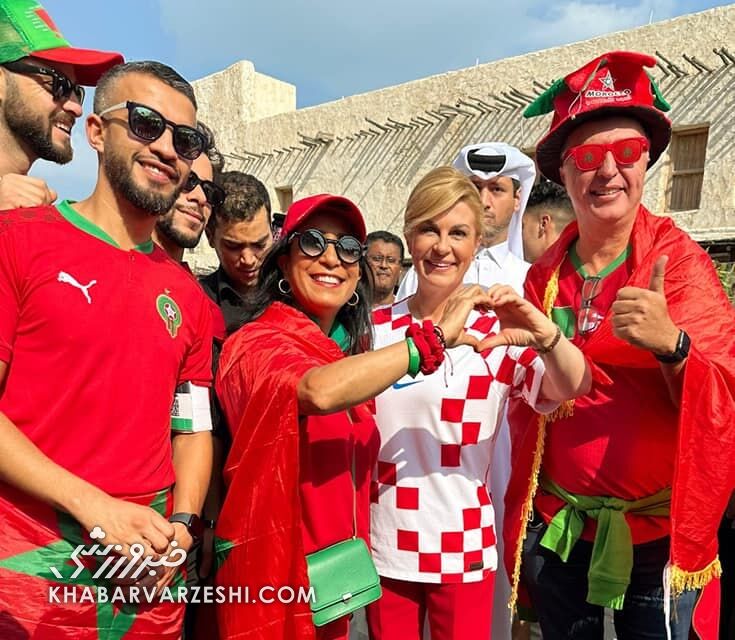 عکس| آوازخوانی عاشقانه رئیس جمهور کرواسی برای تیم ملی کشورش
