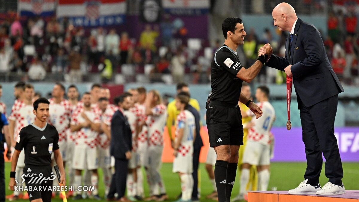 عکس| کفشهای رئیس فیفا سوژه شد!/ جانی! تو یک پسربچه کتوشلواری هستی