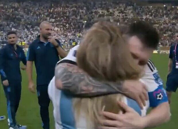عکس| احساسی‌ترین لحظه برای لیونل مسی پس از قهرمانی در جام جهانی