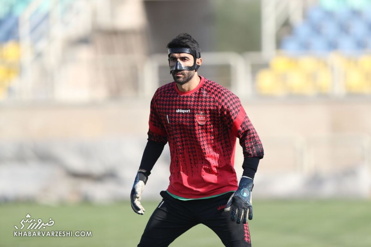 لقب پرسپولیسیها به بیرانوند در تمرین لقب پرسپولیسیها به بیرانوند در تمرین