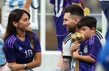 عکس همسر مسی؛ تنها زنی که به جام جهانی مردان بوسه زد/ نگاهی به زندگی آنتونلا روکوزو، همسر LM10