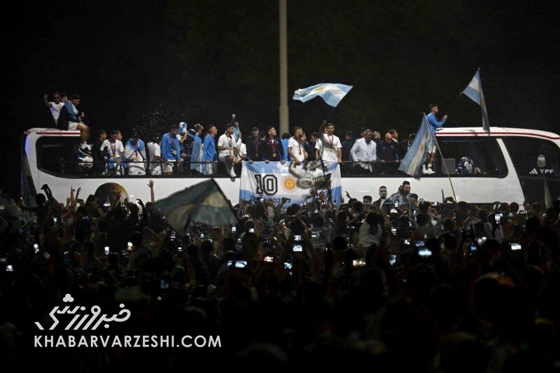 تصاویر| مسی با جام قهرمانی وارد آرژانتین شد/ استقبال باشکوه از آلبیسلسته
