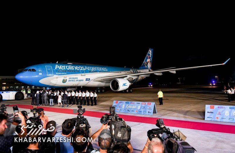 تصاویر| مسی با جام قهرمانی وارد آرژانتین شد/ استقبال باشکوه از آلبیسلسته