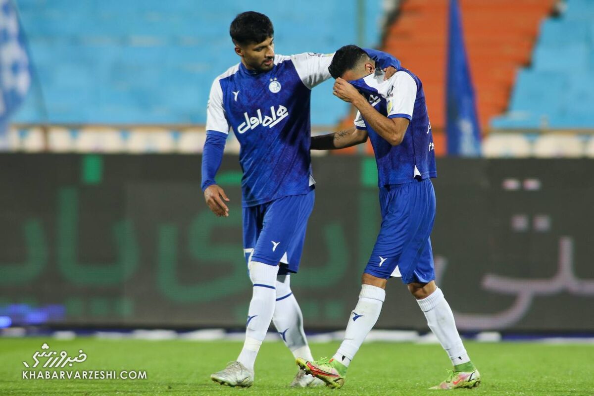 عکس| شادی گل غمانگیز مهاجم استقلال در دربی/ تصویری که در تلویزیون سانسور شد!