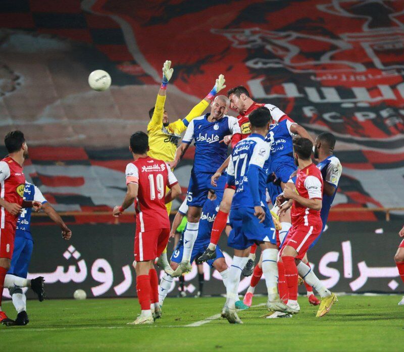 تصاویر | روح لوکادیاباته در جسم گولسیانی!/ فریم به فریم با فرشته نجات پرسپولیس در دربی جذاب