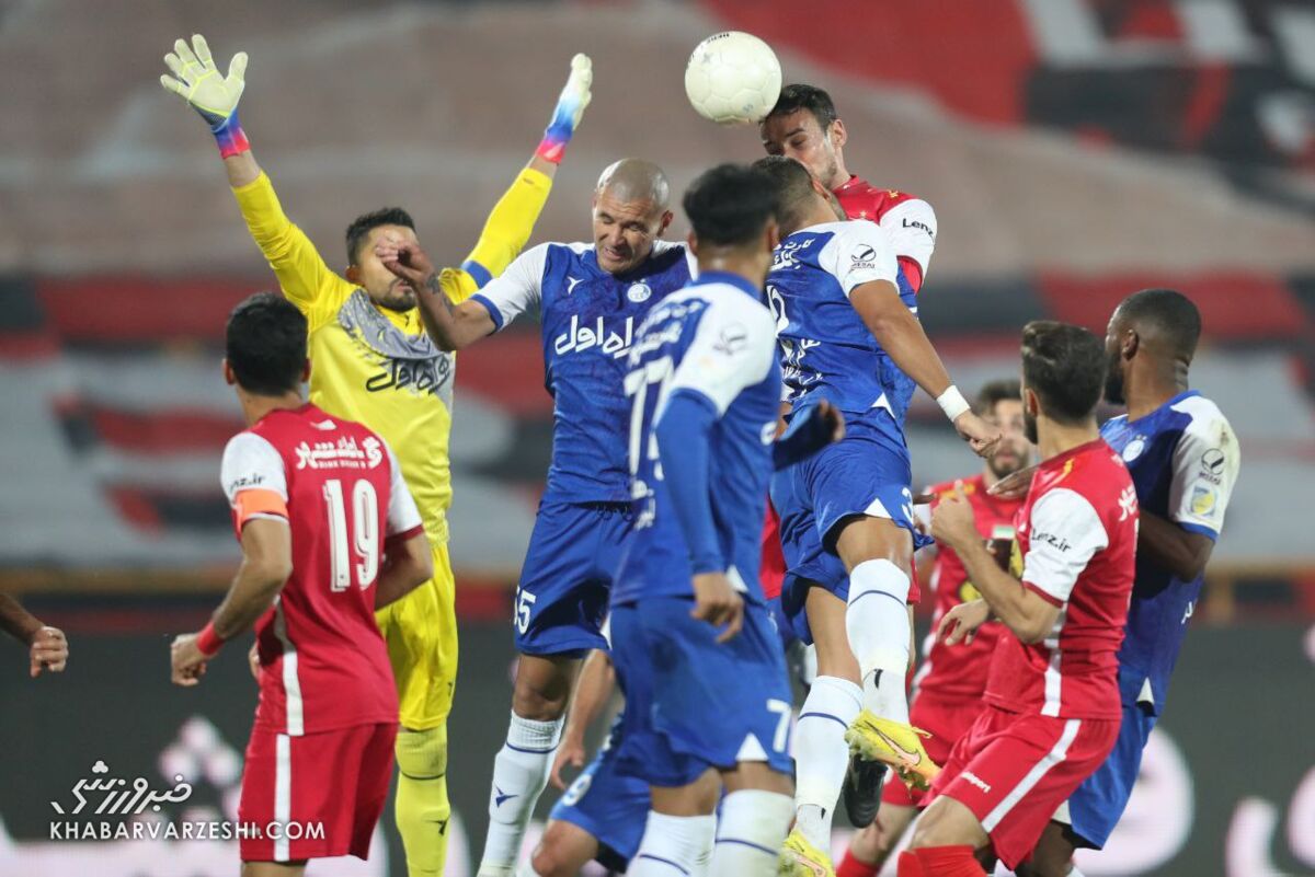 جزئیات نقل و انتقالات زمستانی فوتبال ایران؛ اولین لیست مازاد منتشر میشود/ ۱۰ بازیکن استقلال و پرسپولیس رفتنی شدند؟! پرسپولیس و استقلال