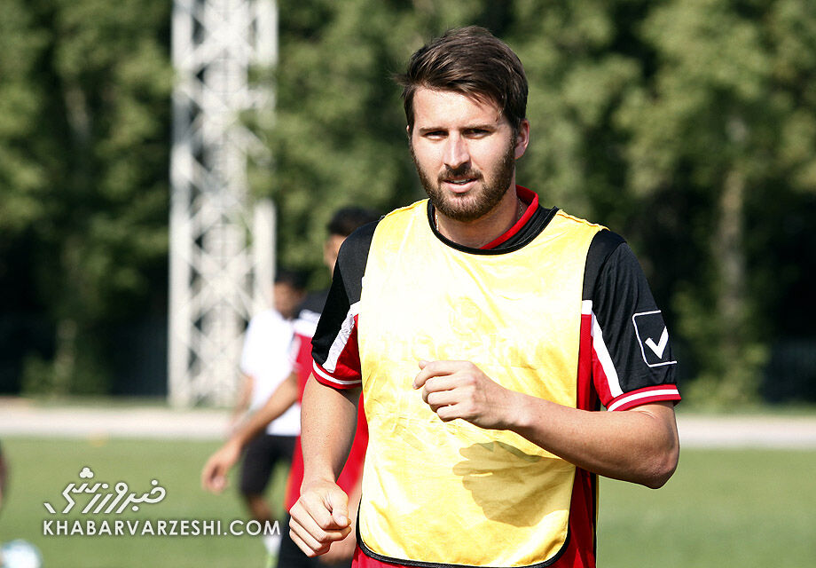 ۱۰ بازیکن خارجی که با شکایت های میلیون دلاری فوتبال ایران را بیچاره کردند!/ دستمزدهای نجومی در تعطیلات