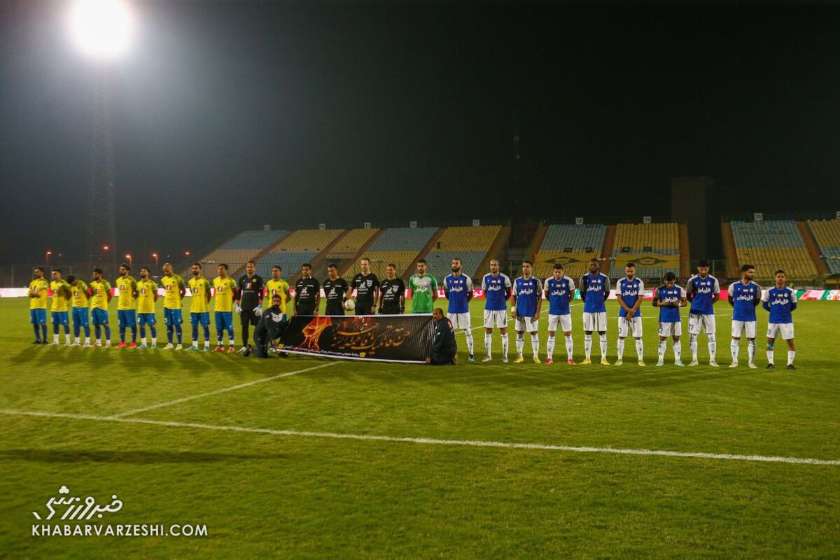 استقلال به پرسپولیس چسبید/ برد پرتلفات آبیها در آبادان