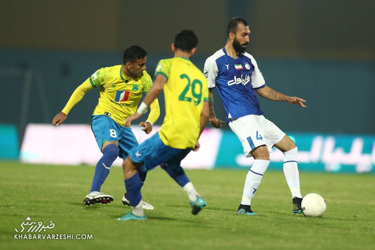 حمله عجیب یک استقلالی به داور مطرح لیگ برتری/ ما هم باید مثل آنها با جنجال سوتهای داور را برگردانیم