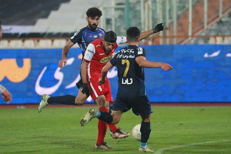 تصاویر | ستاره پرسپولیس به گریه افتاد!/ شکار تصویر یک سرخپوش قبل از سوت پایان!