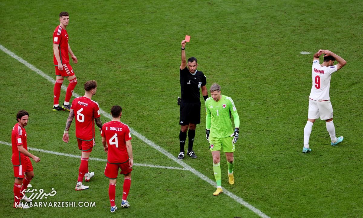 کارت قرمز وین هنسی دروازهبان ولز در دیدار مقابل ایران در جامجهانی 2022