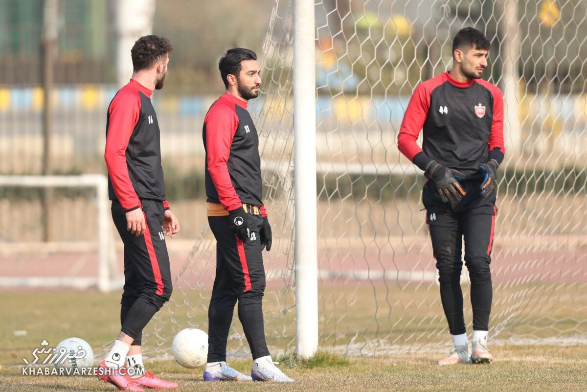 جزئیات نقل و انتقالات زمستانی فوتبال ایران؛ اولین لیست مازاد منتشر می شود/ ۱۰ بازیکن استقلال و پرسپولیس رفتنی شدند!