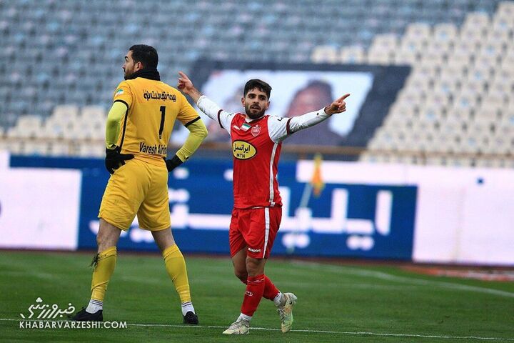 شادی گل محمد عمری؛ پرسپولیس - نساجی