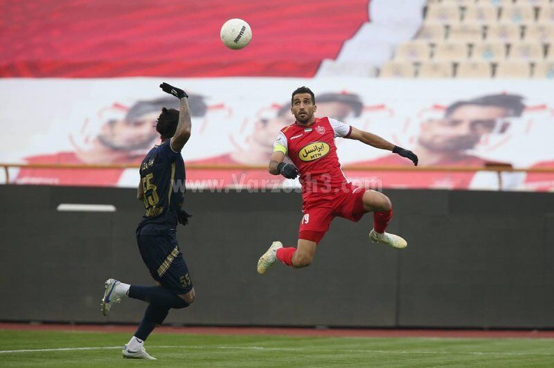 تصاویر| فریم به فریم با شروع آتش بازی پرسپولیس مقابل نساجی/ وحید امیری اینطوری پنالتی گرفت
