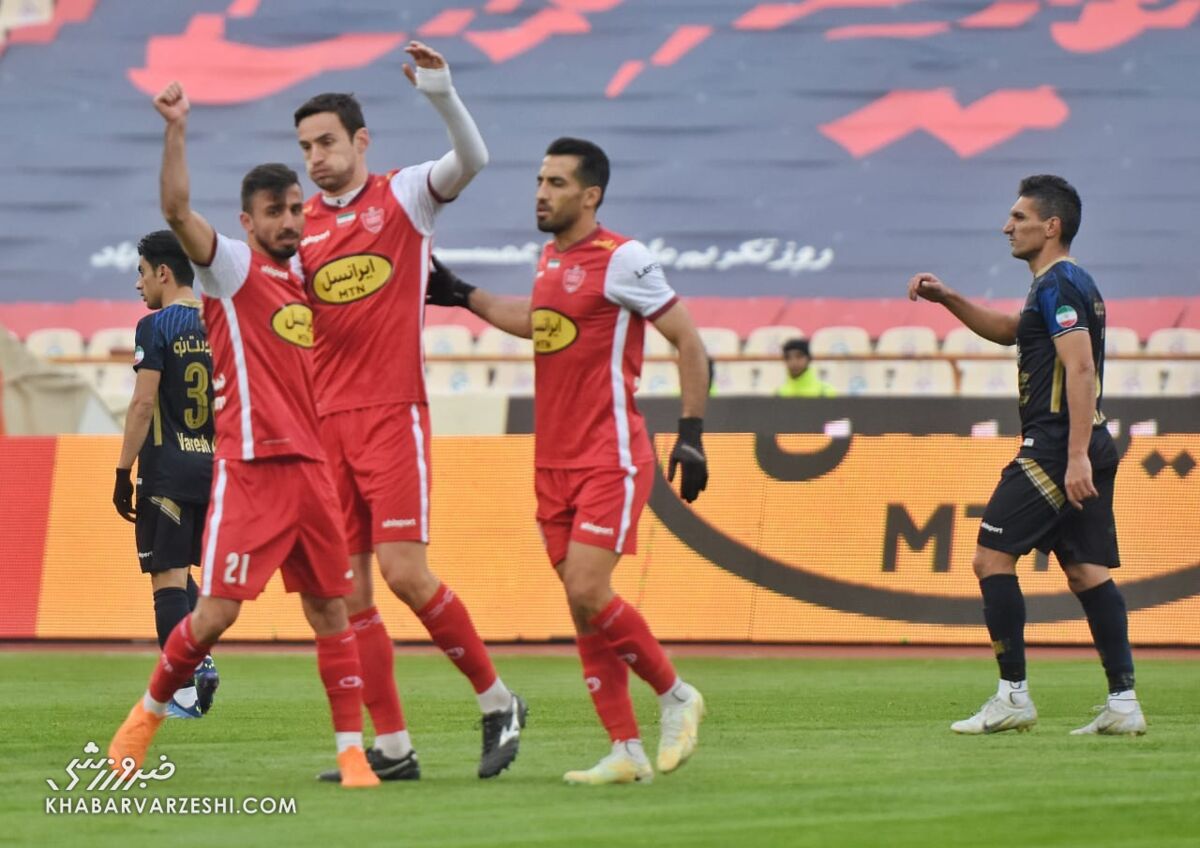 استقلال و سپاهان به نفع پرسپولیس بازی میکنند/ ترکیب این ۲ نفر خط حمله پرسپویس را وحشتناک میکند/ پورعلی گنجی و گولسیانی نفوذناپدیر هستند