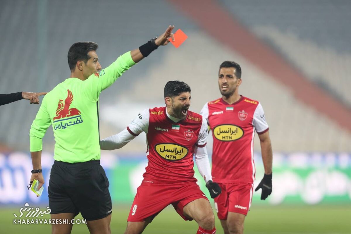 اخراج مهدی ترابی در دیدار پرسپولیس و نساجی