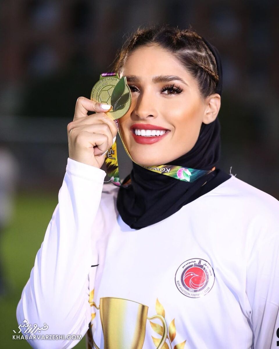 زهرا خواجوی