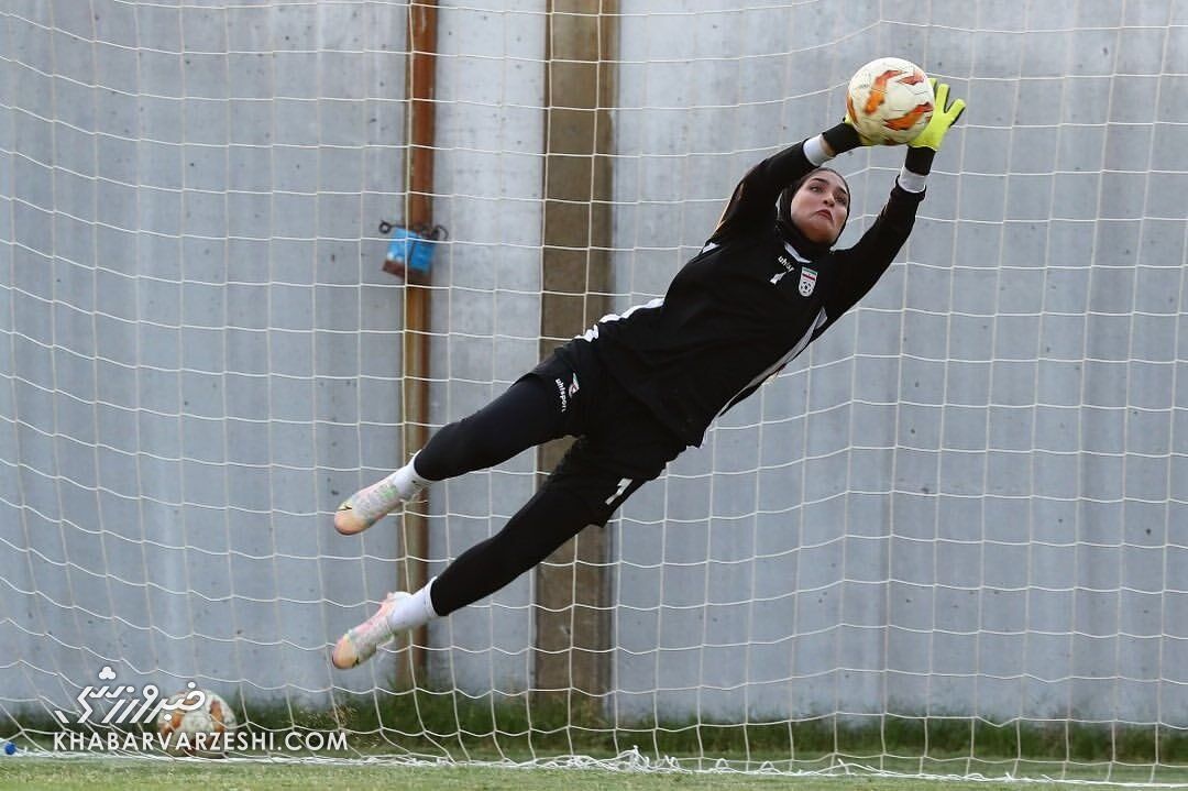 زهرا خواجوی