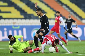 عکس| فتوکپی علیرضا بیرانوند در فوتبال ایران