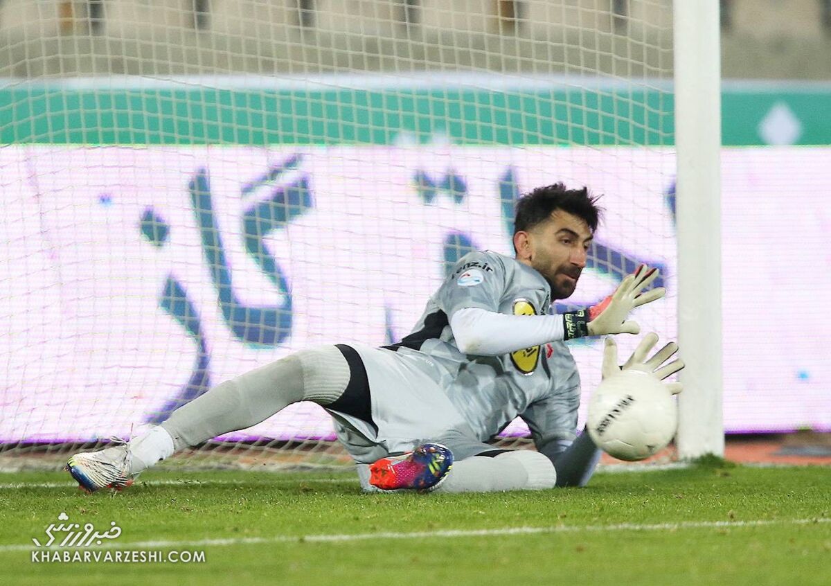 قهرمانی تیم یحیی به دماغ بیرانوند بستگی دارد/ به علیرضا بگویید فعلا دست به بینی اش نزند!/ گلر استقلال را خیلی قبول دارم اما...