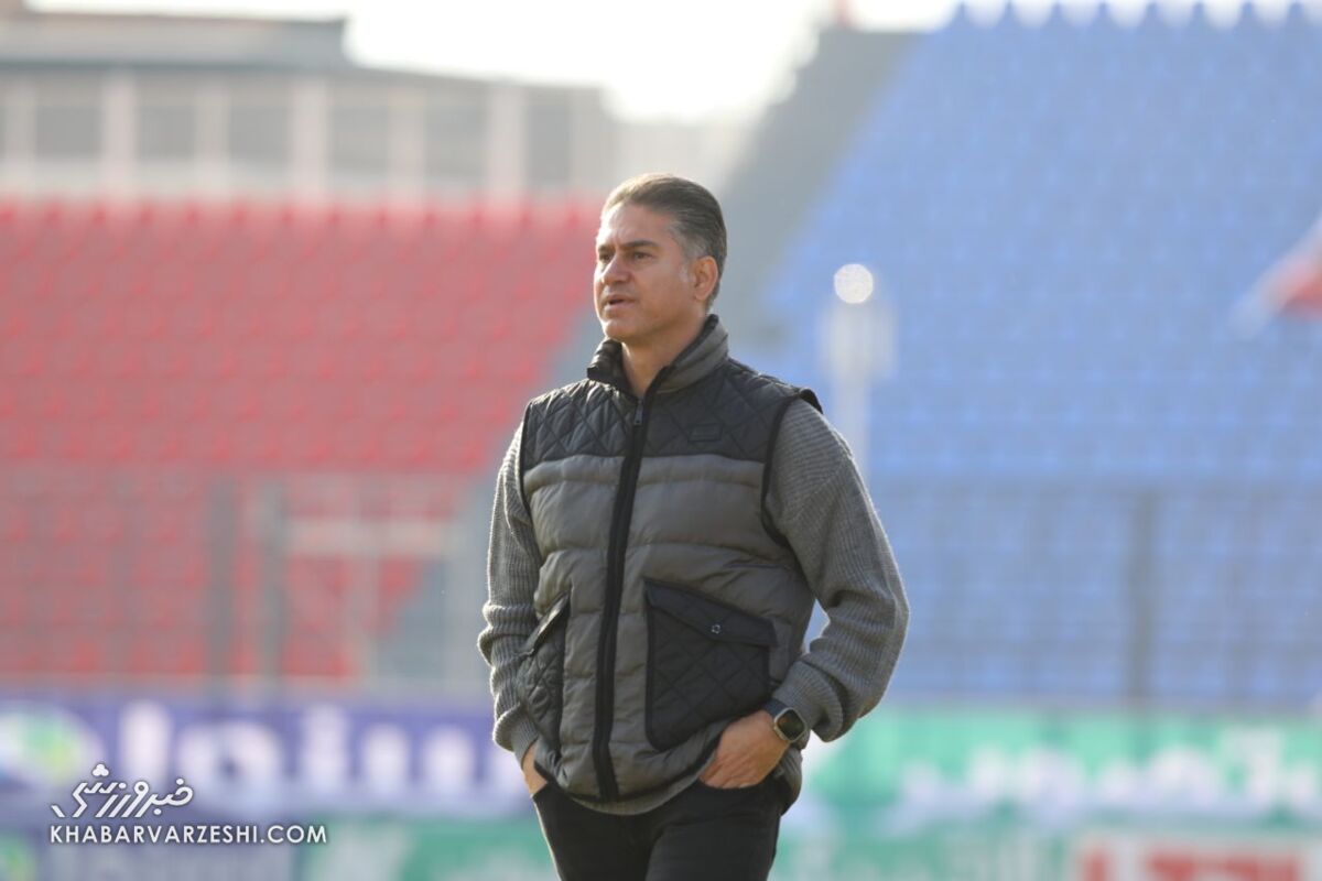 غافلگیری سرمربی پرسپولیسی در نشست خبری/ ورود ناگهانی مهاجم جوان به سالن کنفرانس غافلگیری سرمربی پرسپولیسی در نشست خبری/ ورود ناگهانی مهاجم جوان به سالن کنفرانس