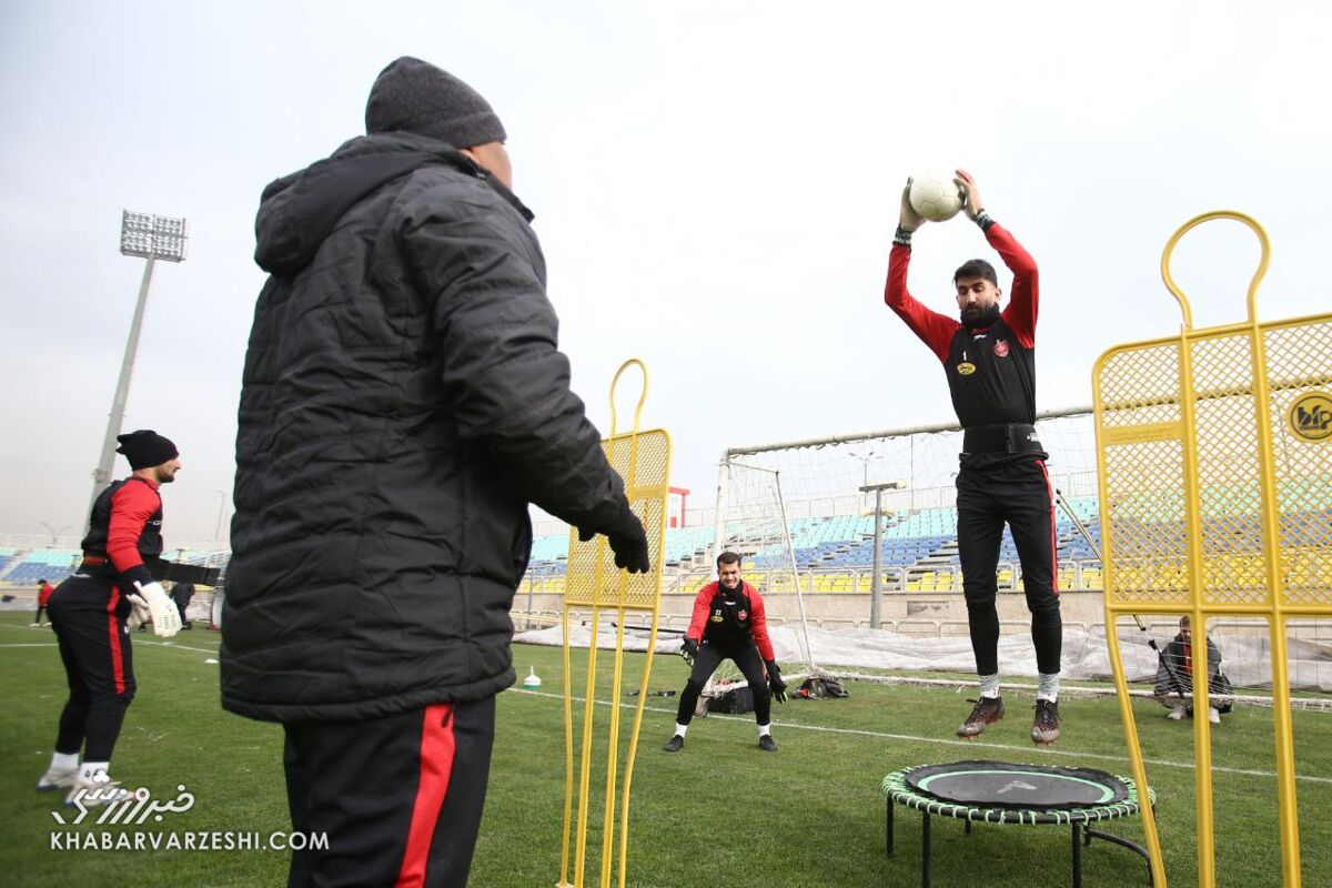 راز صدرنشینی پرسپولیس در لیگ کشف شد/ این فرمول را فراموش نکنید؛ درخشش دروازه بانی به نام بیرانوند؛ ثبات در خط دفاع