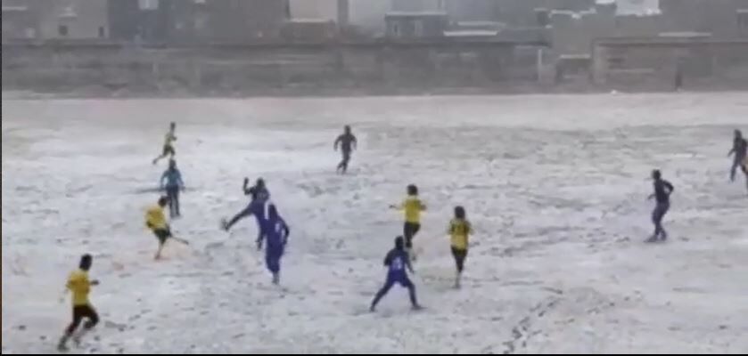 عکس عجیب ترین بازی فوتبال ایران;  4 ساعت طول کشید نه 90 دقیقه!