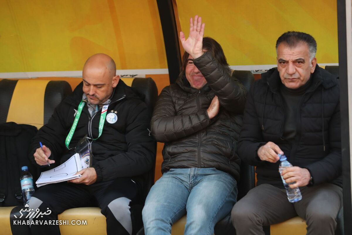 هر کسی سرمربی استقلال بود الان جزو ۴ تیم بالای جدول بودیم!/ دروازه بان استقلال با گلی که خورد تمرکز تیم را به هم زد