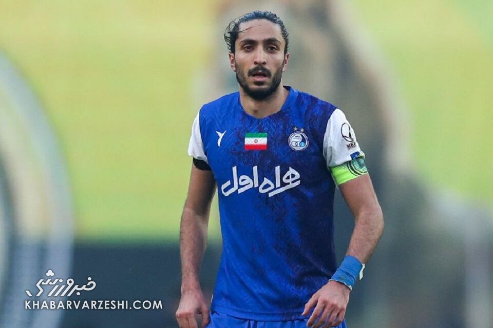 عکس| کادوی ناب کاپیتان استقلال به سپاهانیها/ بازوبند برای سیاوش خوش یمن نبود