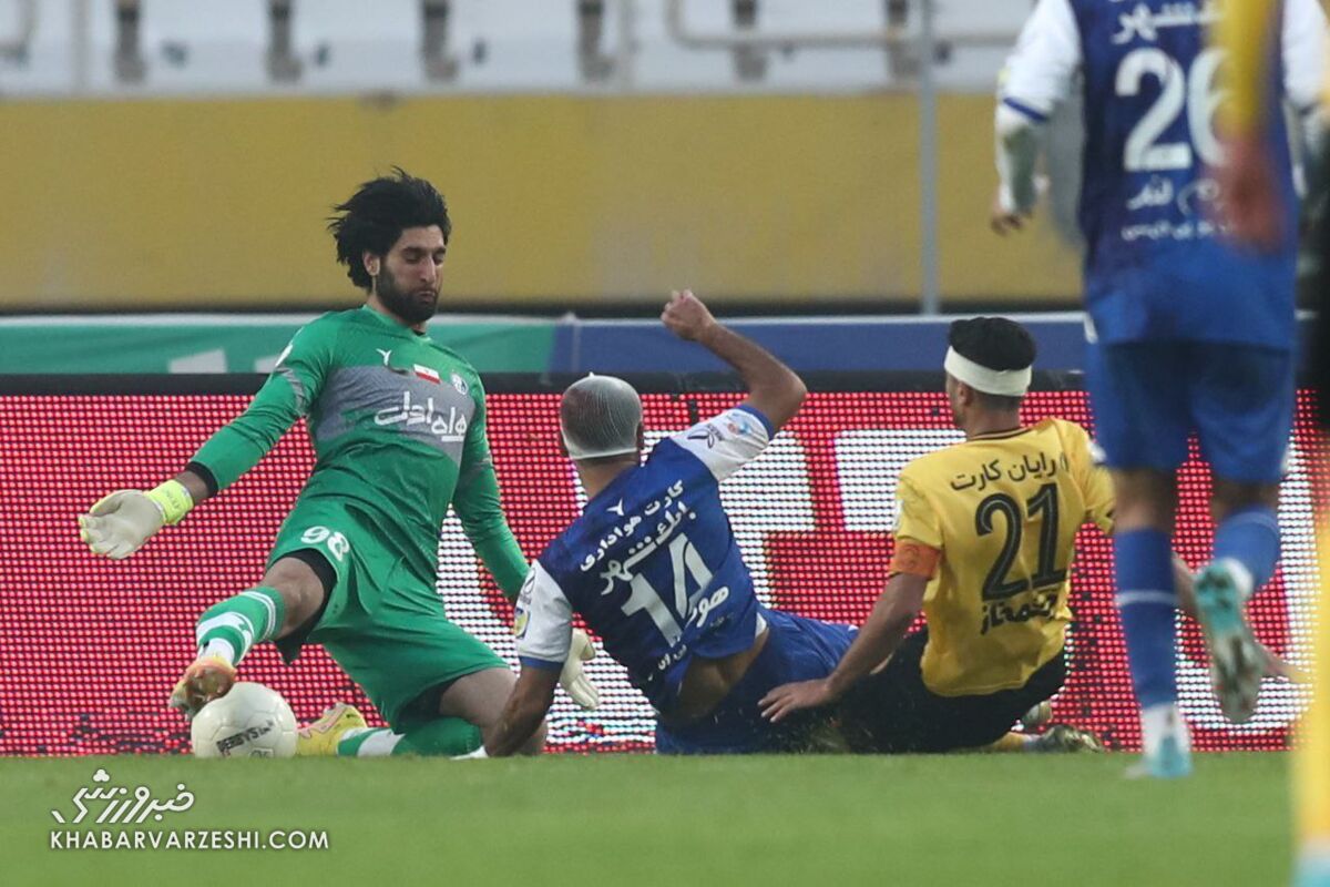 من دیدم که ساپینتو شروع کننده دعوا نبود/ برای سرمربی استقلال دسیسه کثیفی چیده بودند/ تیم ما ذخیره مطمئنی برای حسینی ندارد