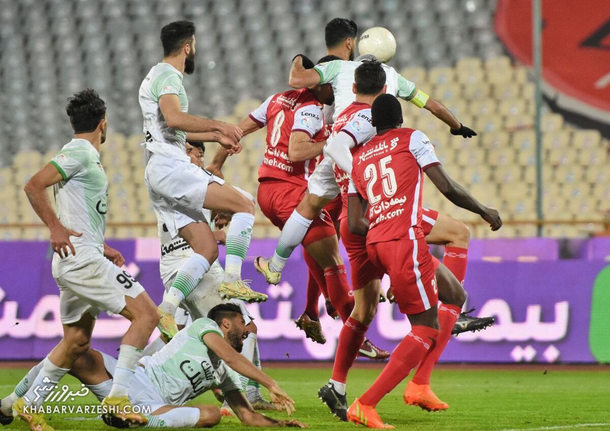 درخشان: پرسپولیس با چنگ و دندان بازی کرد و ۳ امتیاز گرفت/ شکست استقلال، عزم پرسپولیس را برای برد جزم تر کرد!