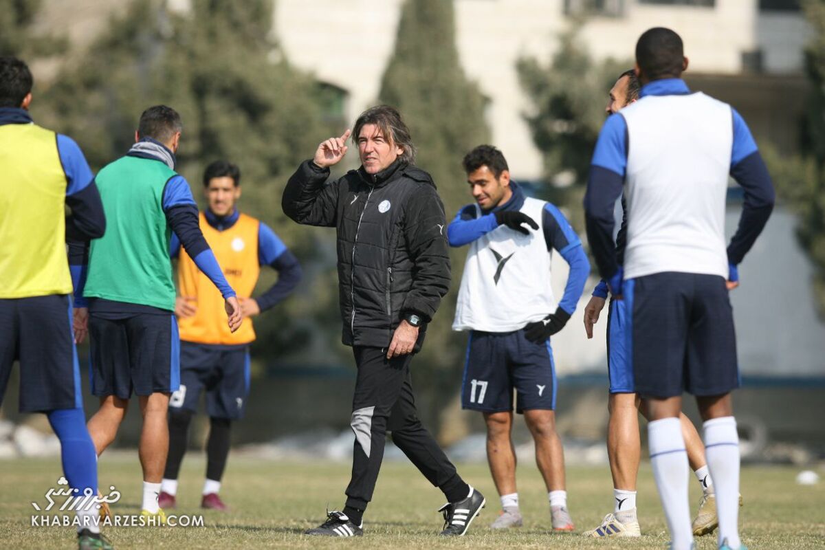 عکس| ساپینتو خطاب به استقلالی ها؛ با مغزتان فوتبال بازی کنید