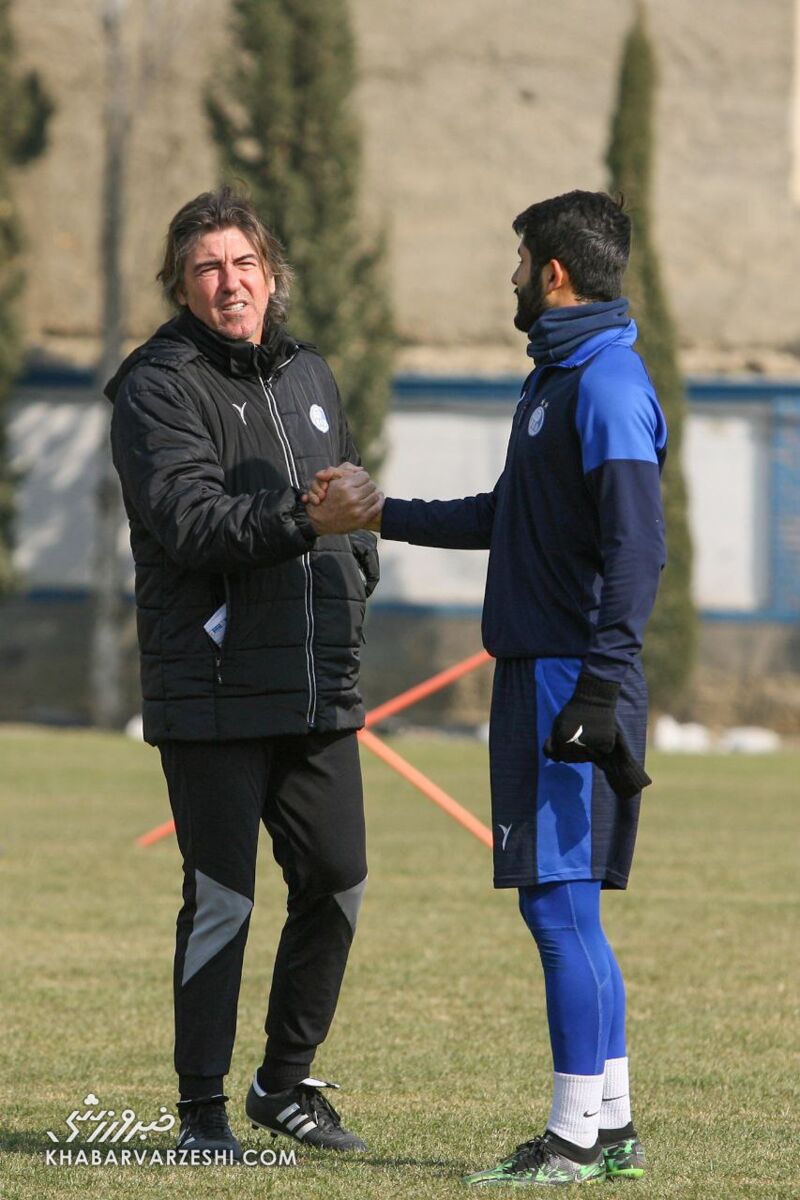 عکس | صحبت خصوصی ساپینتو با یک ستاره و خروج یزدانی!/ سرمربی استقلال لبخند زد و خیالش آسوده شد!
