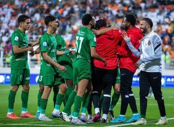 صدرنشینی شباب‌الاهلی با ستاره پرسپولیسی/ پیروزی تیم اماراتی شیرین شد