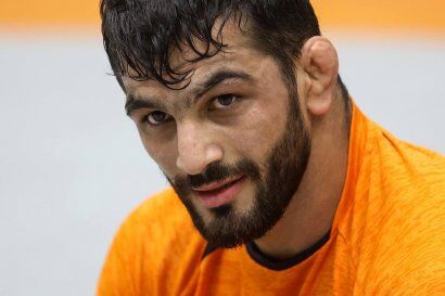 تصاویر| حسن یزدانی سرانجام آفتابی شد/ استارت ستاره ایرانی برای انتقام از نمایندگان آمریکا