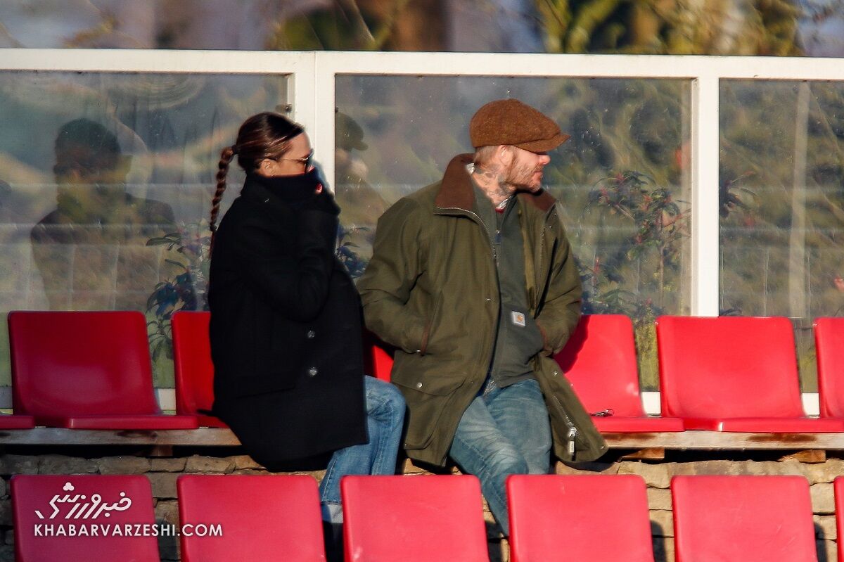 تصاویری جالب از دیوید بکام و همسرش ویکتوریا در استادیوم و حمام آب‌یخ