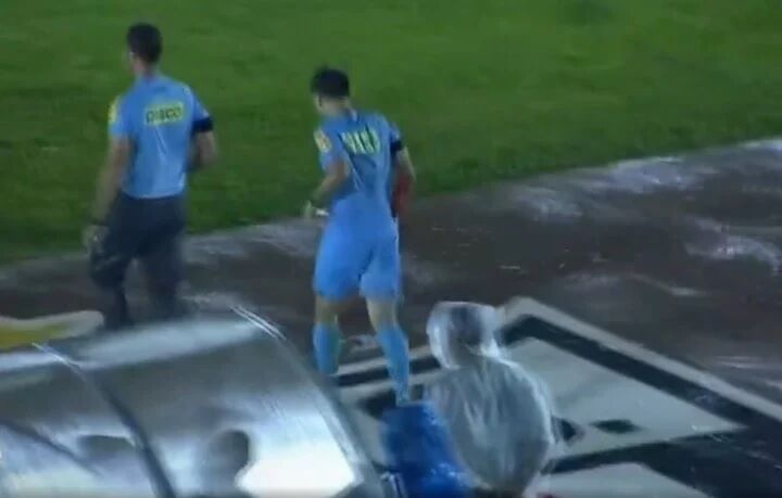 تصاویر | فرار از شکست با دستشویی داور!/ واکنش ستاره بازی؛ هرگز چنین چیزی را در عمرم ندیده بودم!