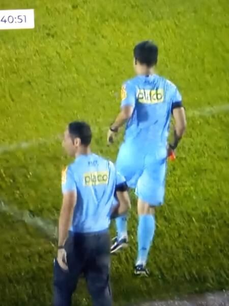 تصاویر | فرار از شکست با دستشویی داور!/ واکنش ستاره بازی؛ هرگز چنین چیزی را در عمرم ندیده بودم!