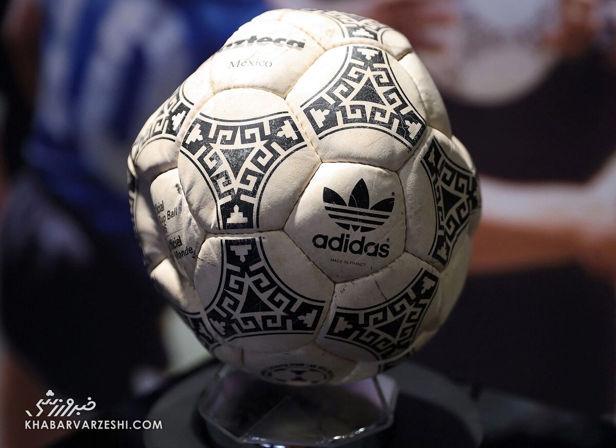 توپ گل دست خدا دیگو مارادونا