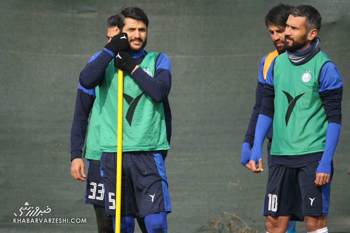 عکس | نگاه معنا دار مهاجم استقلال