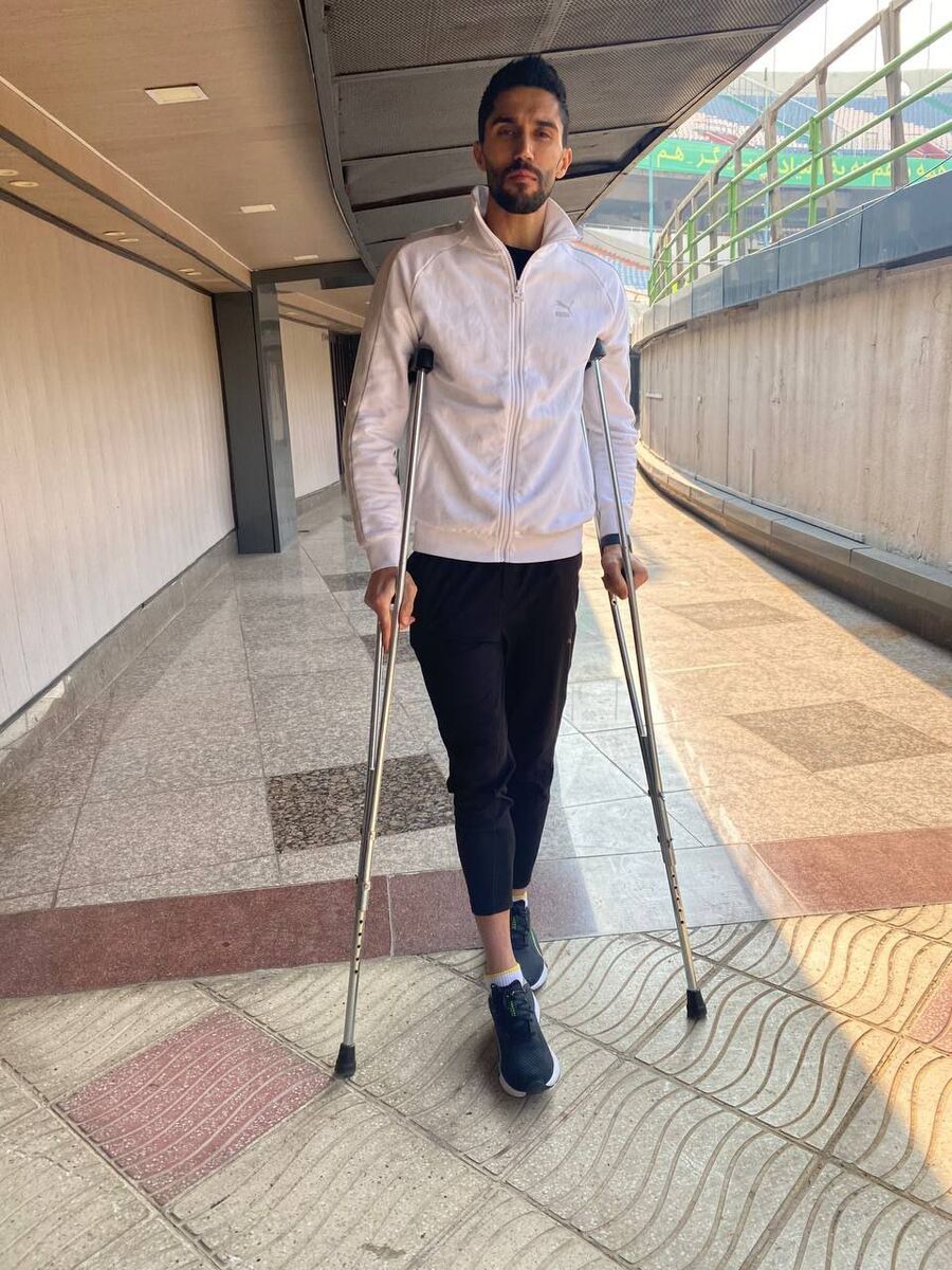 عکس| کاپیتان استقلال دست به عصا آفتابی شد/ خاطرات یک پرسپولیسی دوباره زنده شد