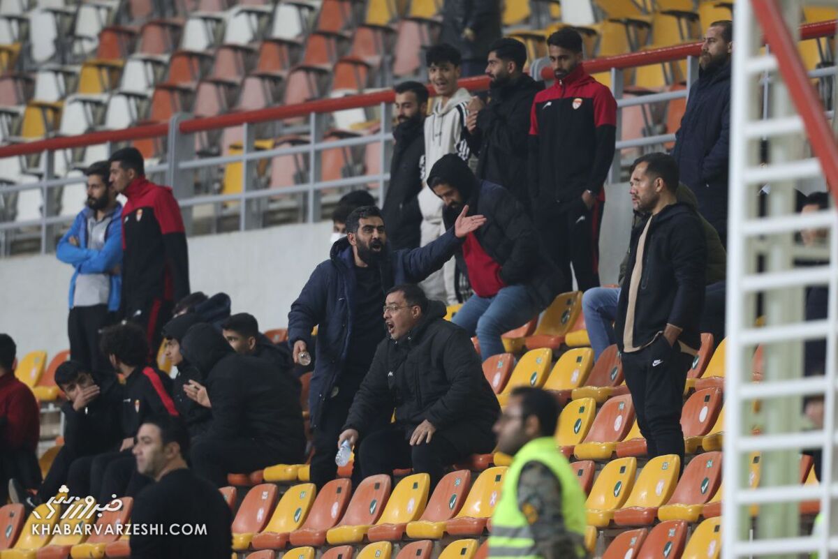 تماشاگران در بازی فولاد و پرسپولیس