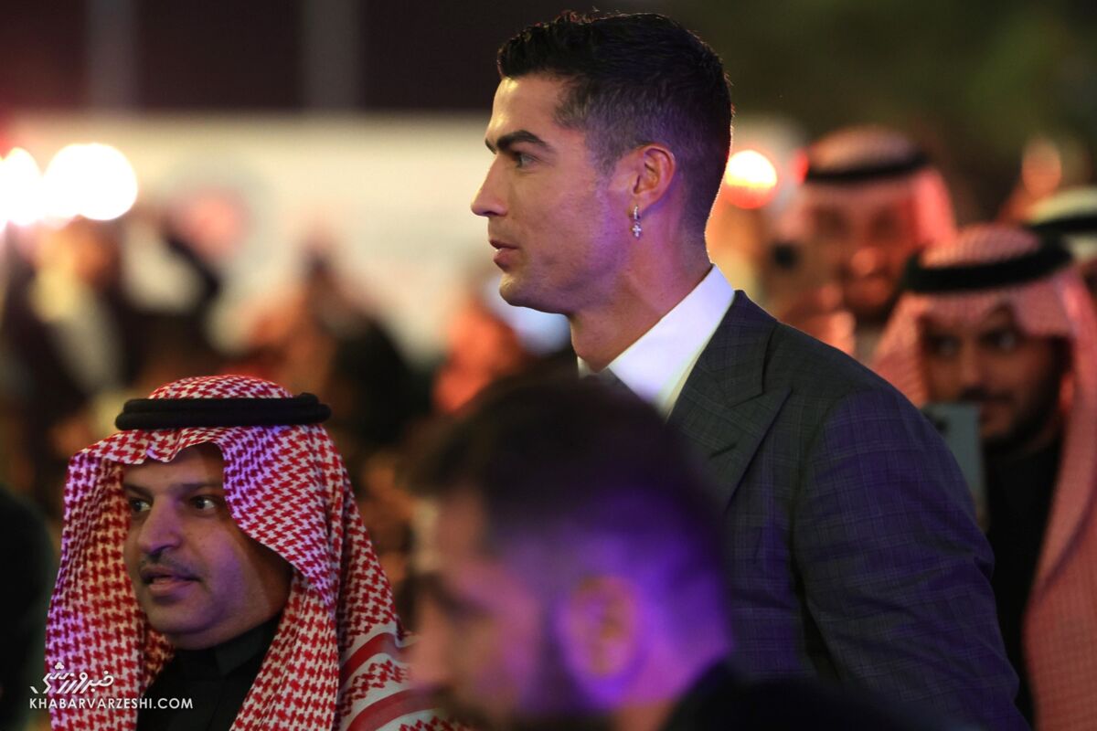 قول جالب رونالدو به یک دیجی؛ برای دیدن برنامه شما دوباره برمیگردم/ رقص CR7 در رستوران ژاپنی! قول جالب رونالدو به یک دیجی؛ برای دیدن برنامه شما دوباره برمیگردم/ رقص CR7 در رستوران ژاپنی!