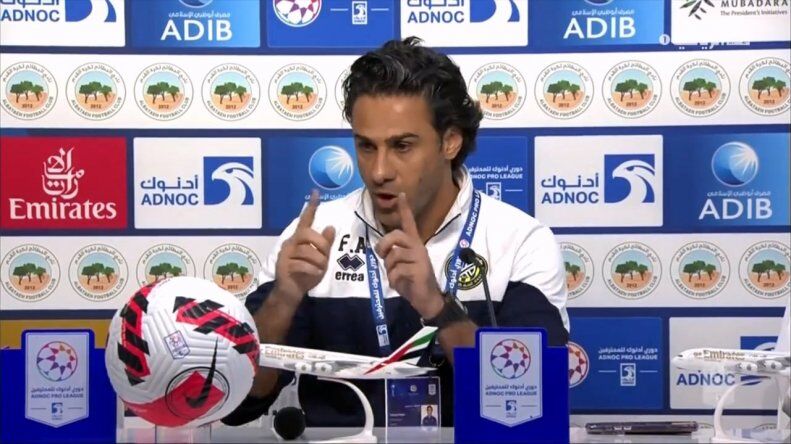 عکس| خشم فرهاد مجیدی در کنفرانس خبری/ فرهاد با عصبانیت جمع خبرنگاران را ترک کرد