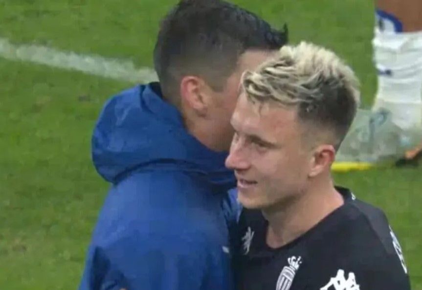 عکس| حرکت جنجالی هافبک اوکراینی در فرانسه/ تهدید شدن بازیکن مارسی به خاطر در آغوش گرفتن یک روس