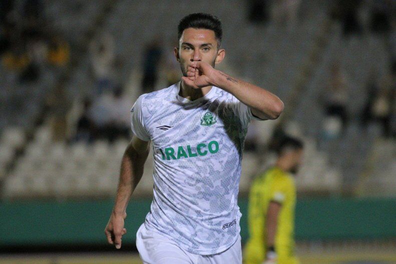 بدترین دورانم حضور در استقلال بود/ کار کردن با یحیی گلمحمدی لذتبخش است/ به خاطر این پیراهن آبی قید تیم اروپایی را زدم