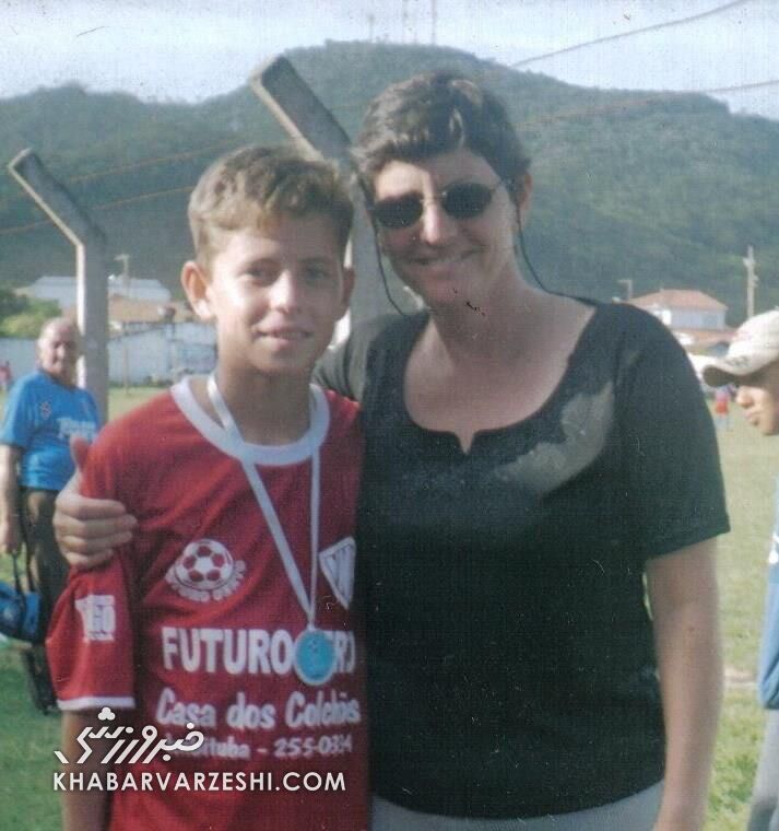 جورجینیو و مادرش