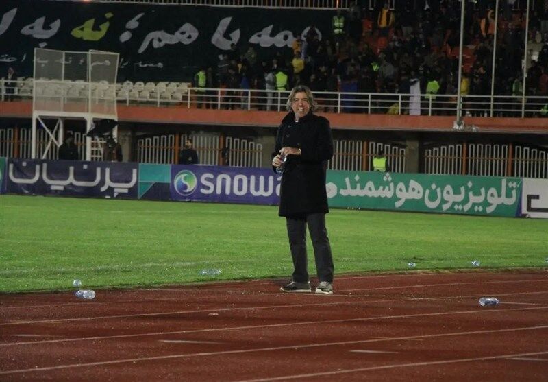 اقدام فوری باشگاه مس کرمان علیه ساپینتو/ تصاویری از حرکت جنجالی سرمربی استقلال